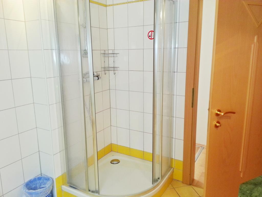 シュピッツ Gastehaus Zur Schonen Aussicht Bed & Breakfast 部屋 写真