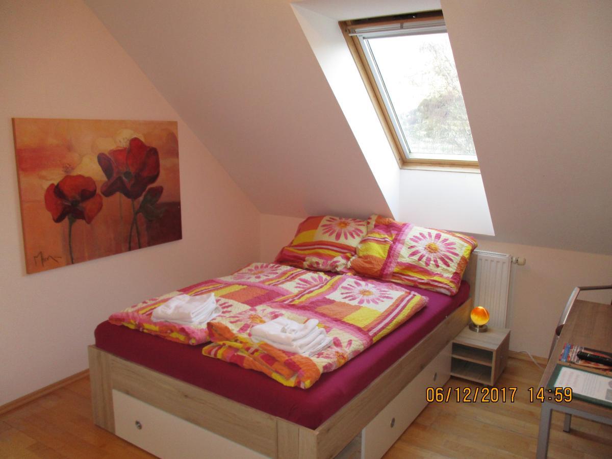 シュピッツ Gastehaus Zur Schonen Aussicht Bed & Breakfast エクステリア 写真